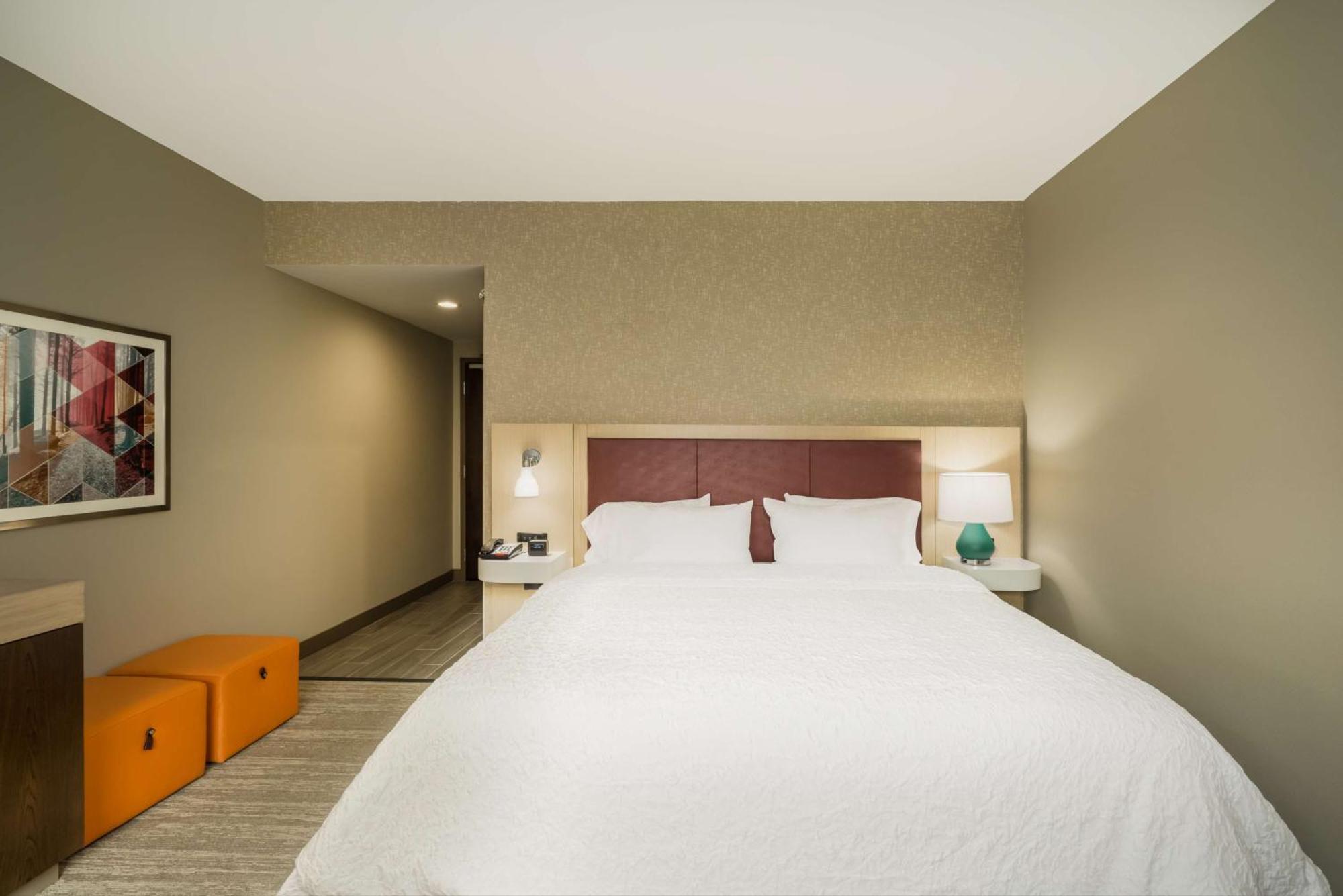 Hampton Inn Newport Exteriör bild