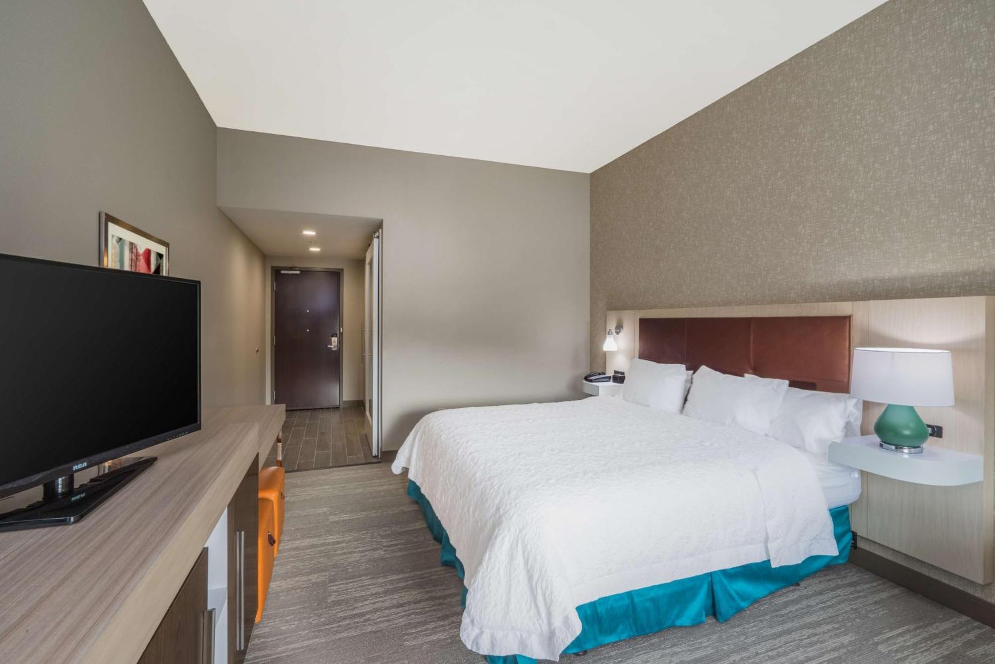 Hampton Inn Newport Exteriör bild