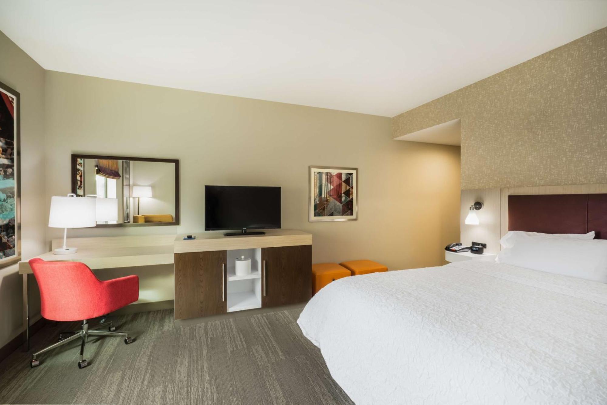 Hampton Inn Newport Exteriör bild