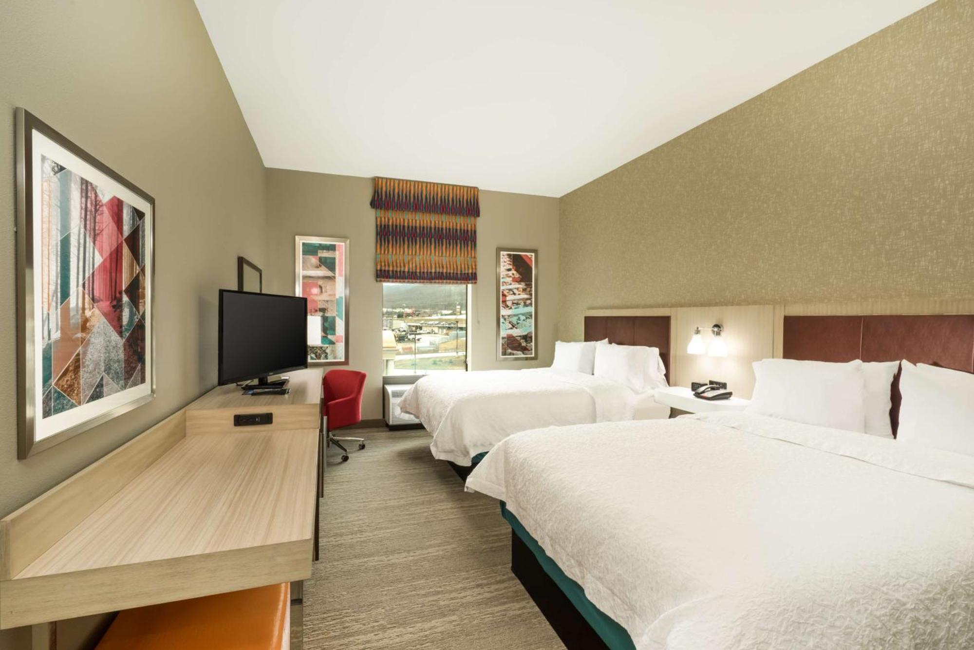 Hampton Inn Newport Exteriör bild