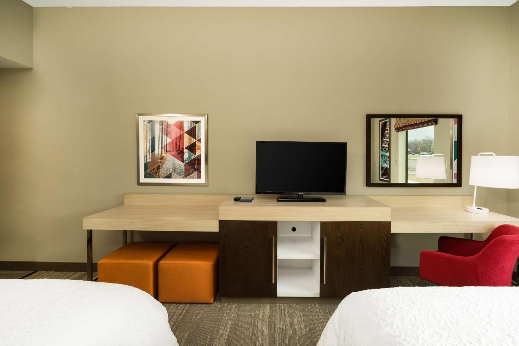 Hampton Inn Newport Exteriör bild